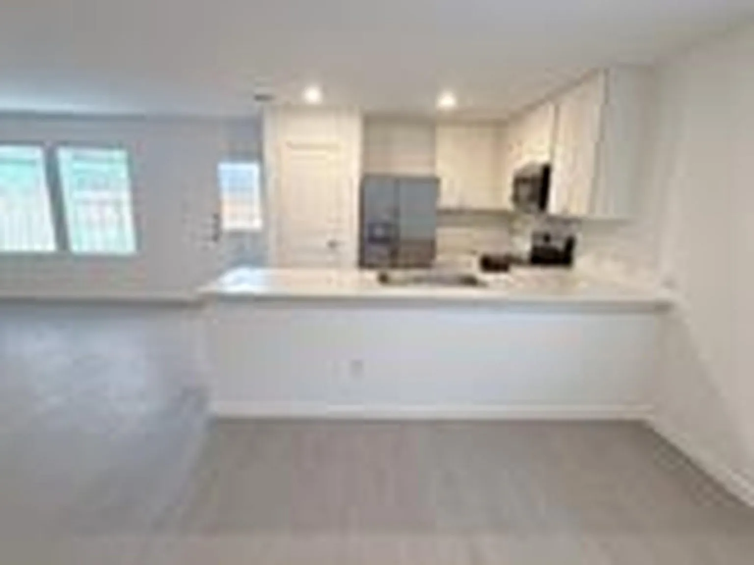 4 bed, 2.5 bath, 1954 sqft, $1,950 — Photo 4