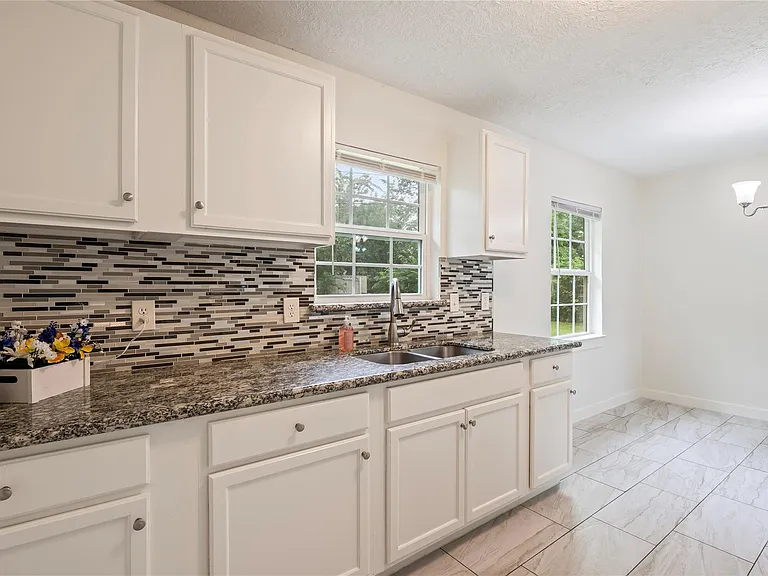 504 Burke Rd — Photo 18