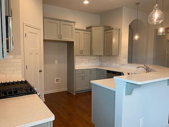 5th image of 9321 Crescent Lodge Dr