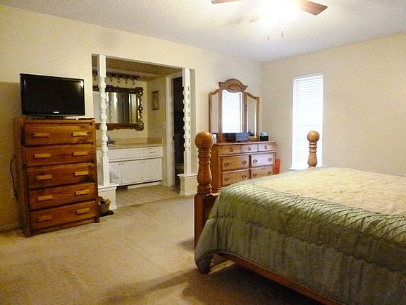 3rd image of 617 N Markwell Ave