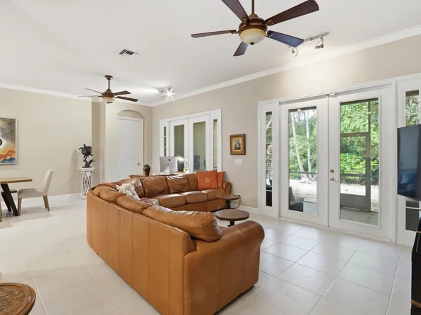 5677 Via De La Plata Circle, Delray Beach, FL 33484
