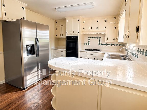 5th image of 5016 Sabelle Ln