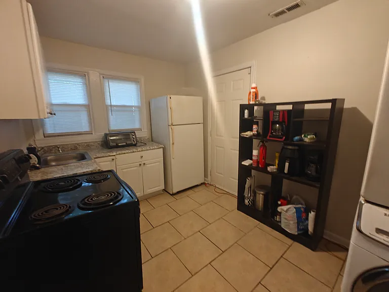 2217 Custer St #2 — Photo 10