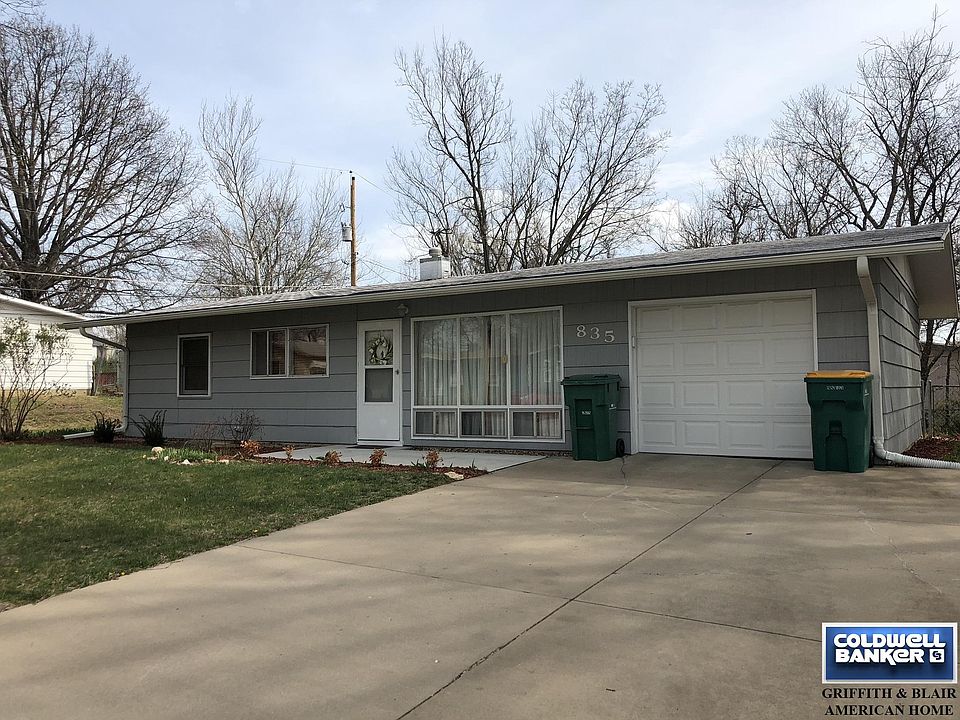 835 SW 31st Ter