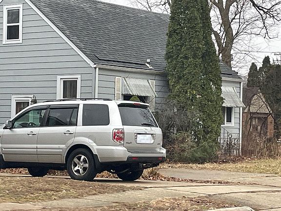 3rd image of 4813 Illinois St
