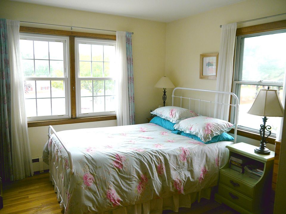 Bright 1 bedroom 1 bath apartment