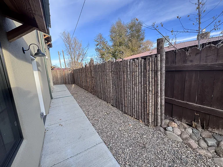 232 Valverde St — Photo 21