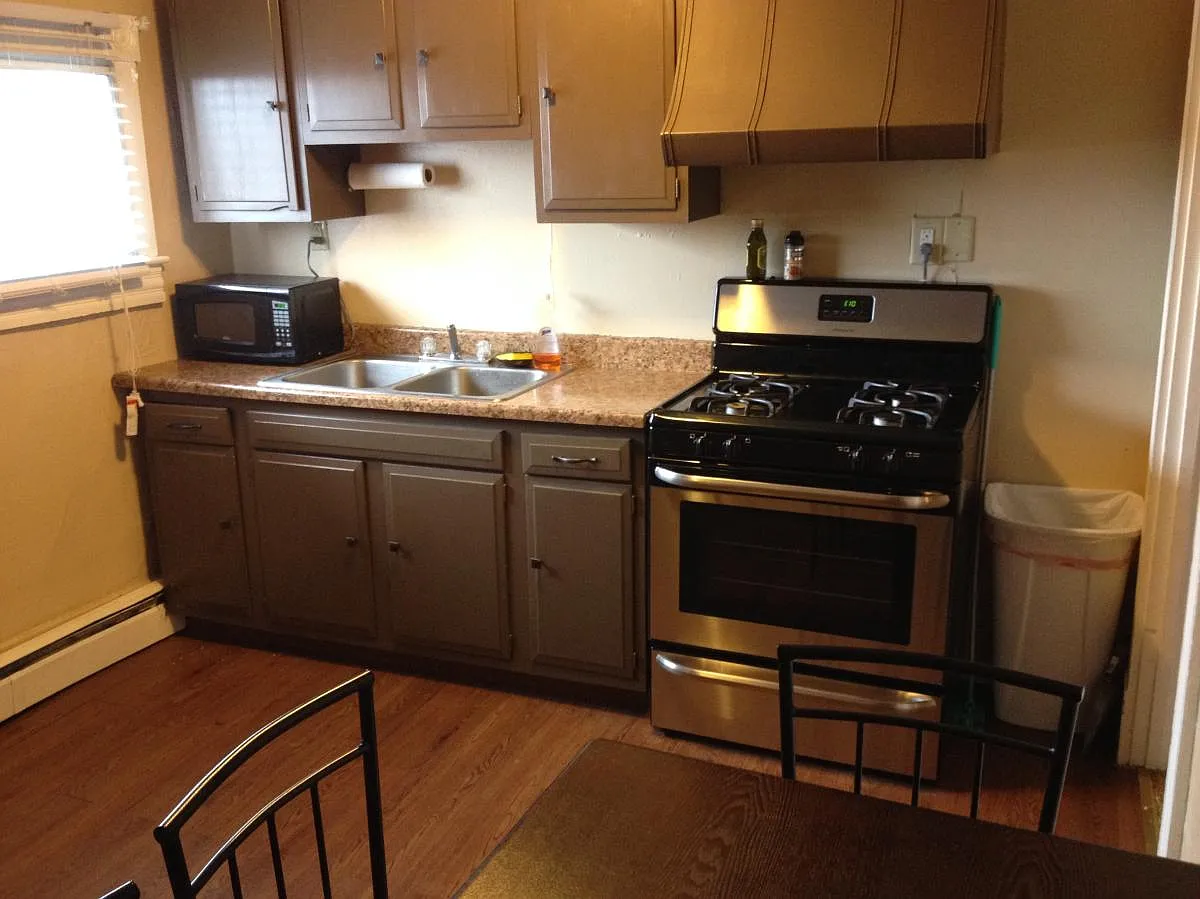 431 Wilson Ave #3 photo 1