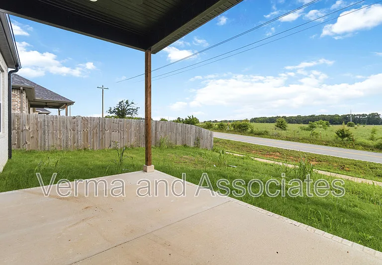 930 Trestle Ln — Photo 28