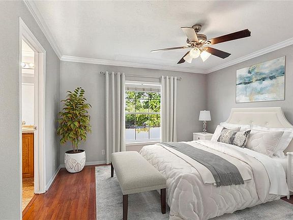 4th image of 5613 Baccich St