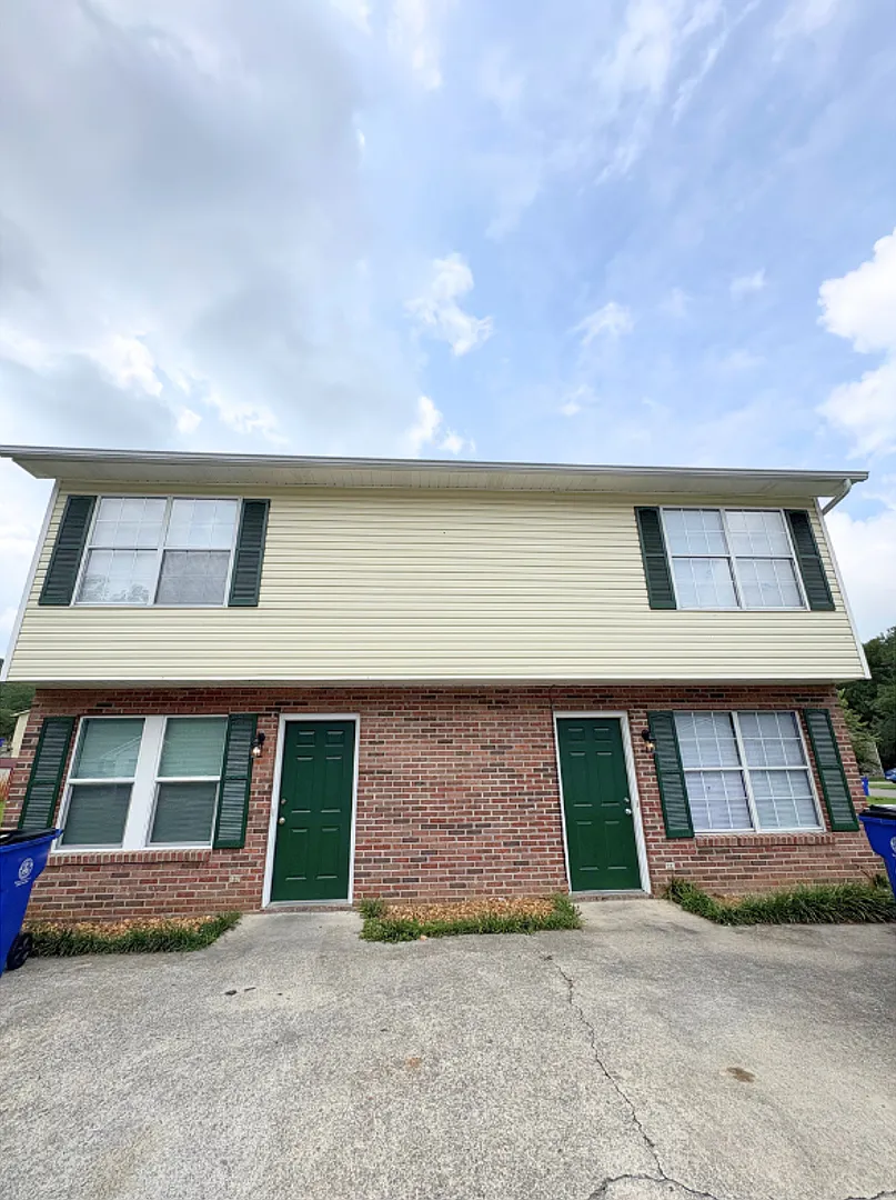 3455 Hedge Dr — Photo 1