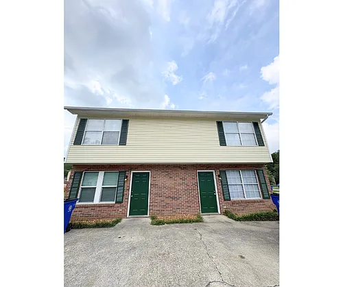 3455 Hedge Dr NE Photo 1