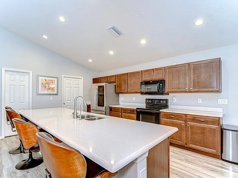 6731 Castle Green Pl — Photo 15