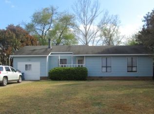 6311 Milton Dr, Fayetteville, NC 28304