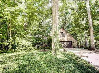 10011 Saint Clairs Retreat, Fort Wayne, IN 46825