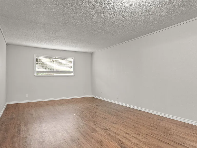 429 Johnson St #4 — Photo 4