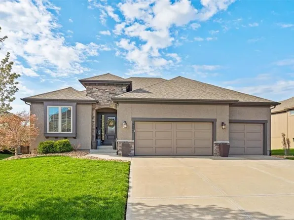 19421 W 200th Ter, Spring Hill, KS 66083