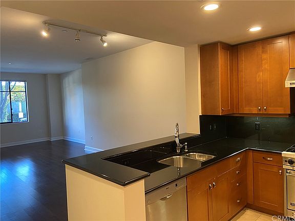 2nd image of 800 High St APT 114
