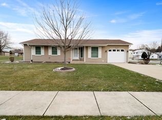 3702 Goodrich Rd W, Valparaiso, IN 46385