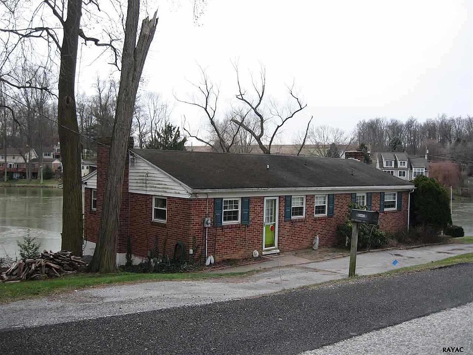1st image of 15442 Magnolia Dr