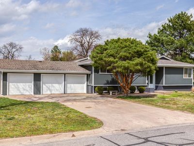 619 Guernsey Dr, Salina, KS, 67401