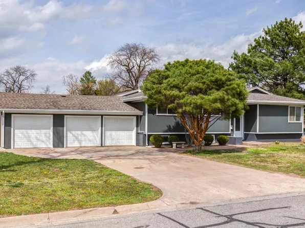 619 Guernsey Dr, Salina, KS 67401