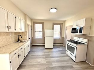 6 Franklin Ave FLOOR 1, Cranston, RI 02920