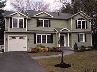 9 Harding Blvd, Schenectady, NY 12302