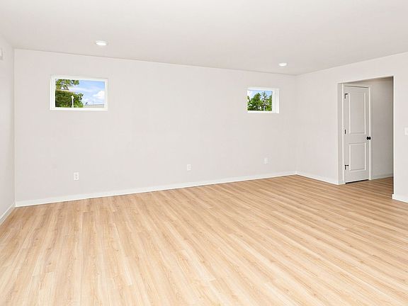 5th image of 8130 Crestbrook Ct