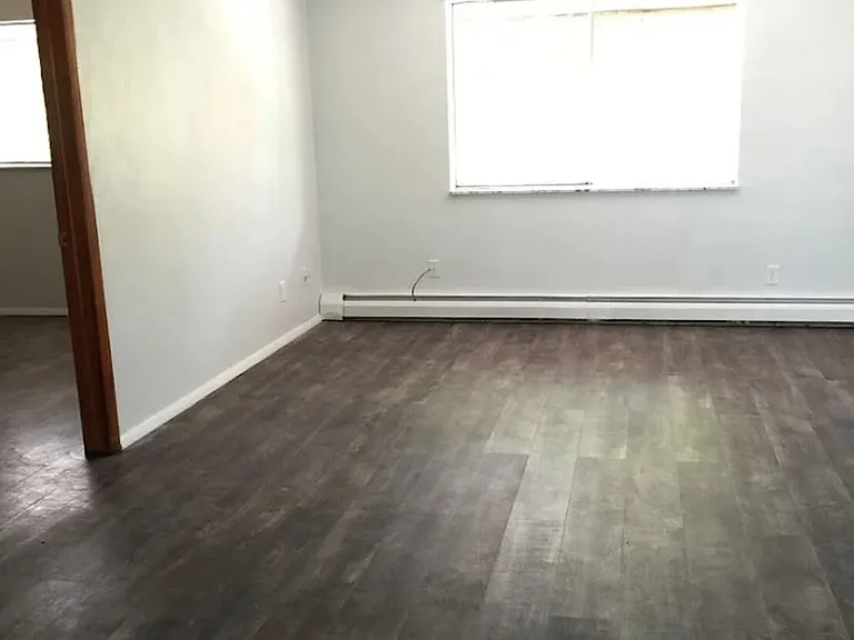 1330 W Hillcrest Ave — Photo 6