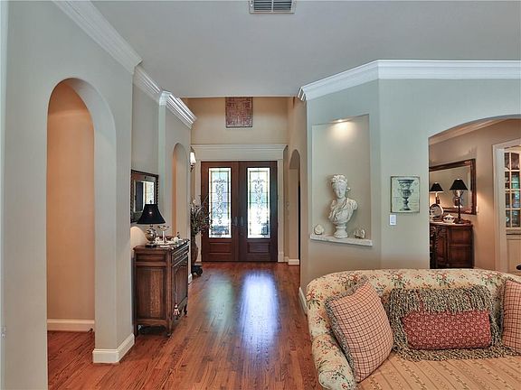 5th image of 6736 Medinah Dr