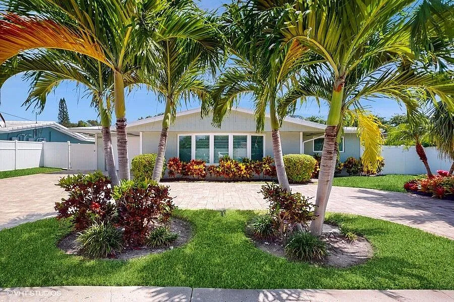 200 SW 6th Ave