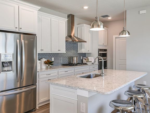 Beautiful Kitchen with Island