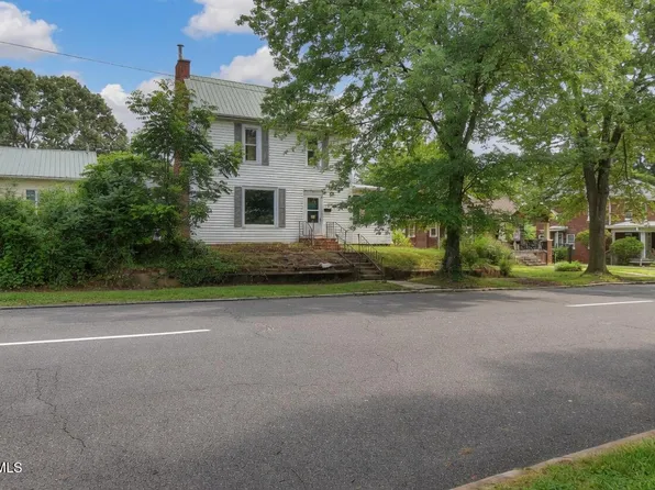 509 E Unaka Ave, Johnson City, TN 37601