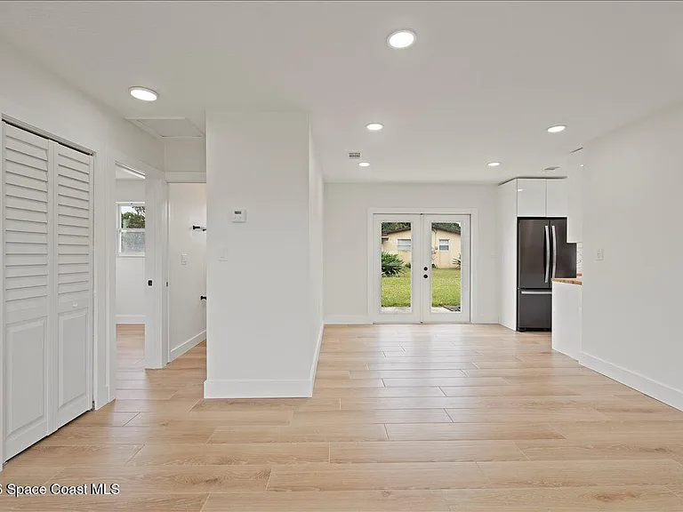 301 W Rutgers St — Photo 23