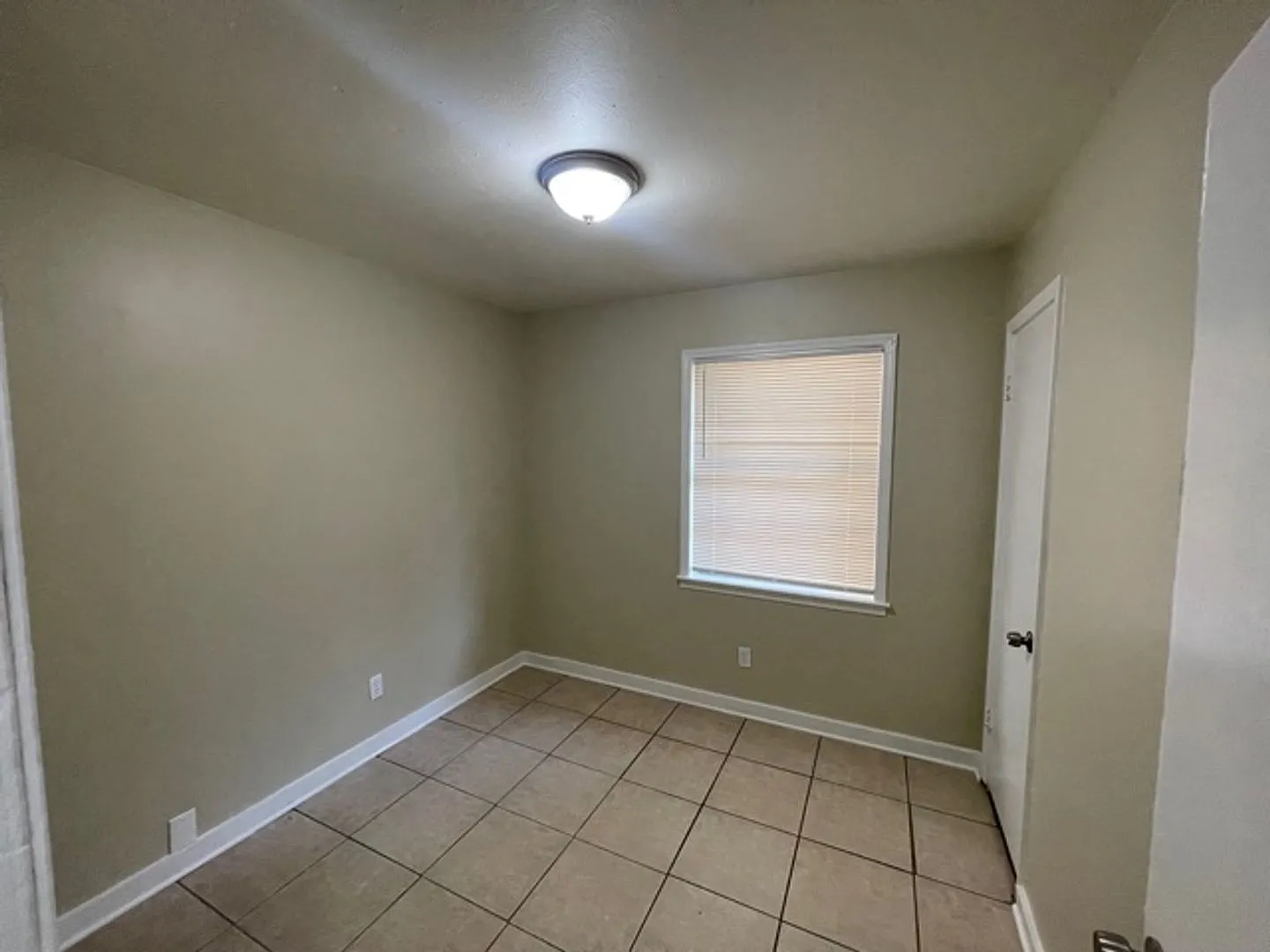 Awesome Home for Rent — Photo 3