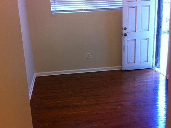 4th image of 1355 E Susquehanna Ave #A