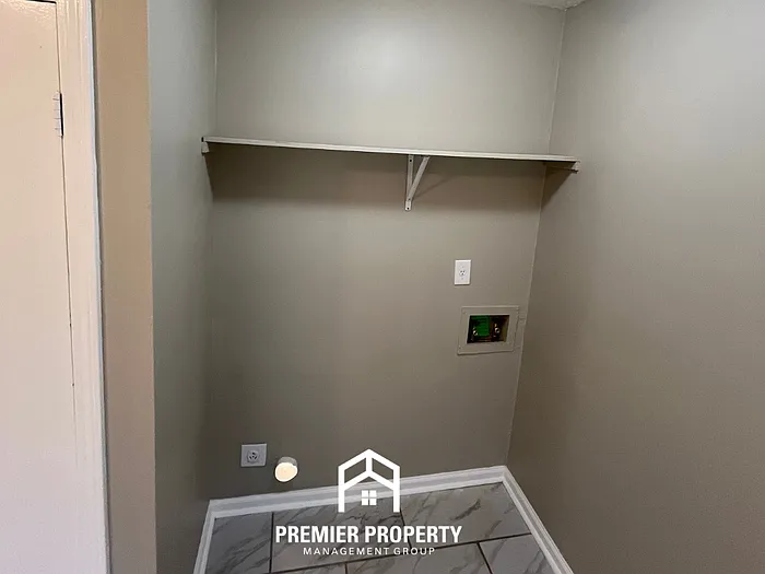 2986 Meadowfair Rd — Photo 11