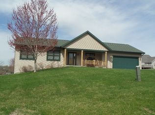 1-121 Kidds Ct, Lanark, IL 61046