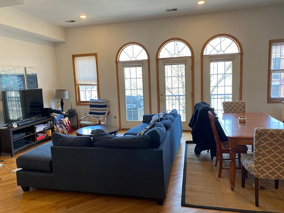 1st image of 2539 N Southport Ave #3W