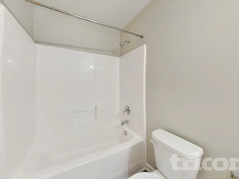 917 Leatherstone Ln — Photo 14