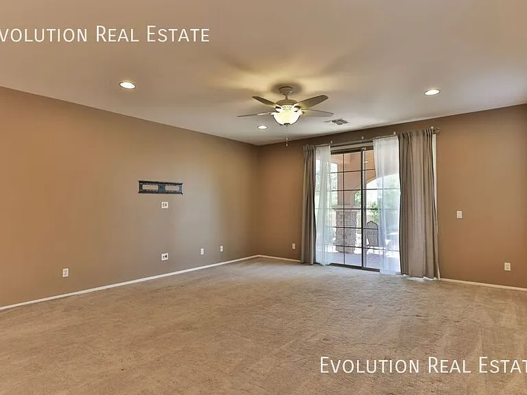 3067 E Palmdale Ln — Photo 5