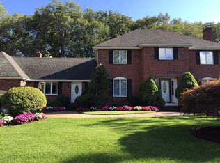 7 Liberty Ln, Lynnfield, MA 01940