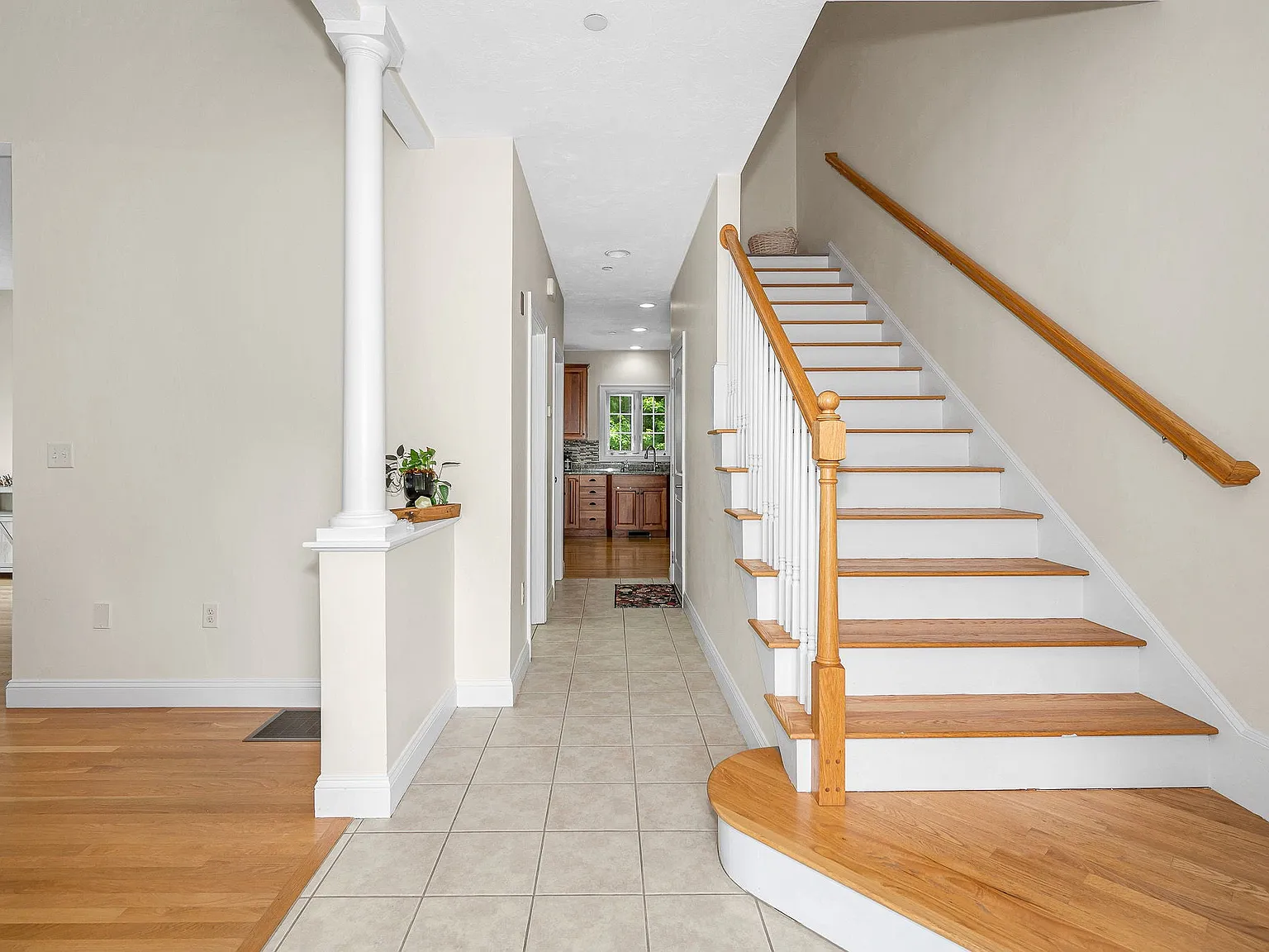 2 bed, 2.5 bath, 1864 sqft, $3,500 — Photo 2
