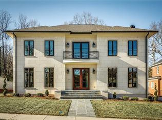 2105 Berkshire Ln, Greensboro, NC 27408