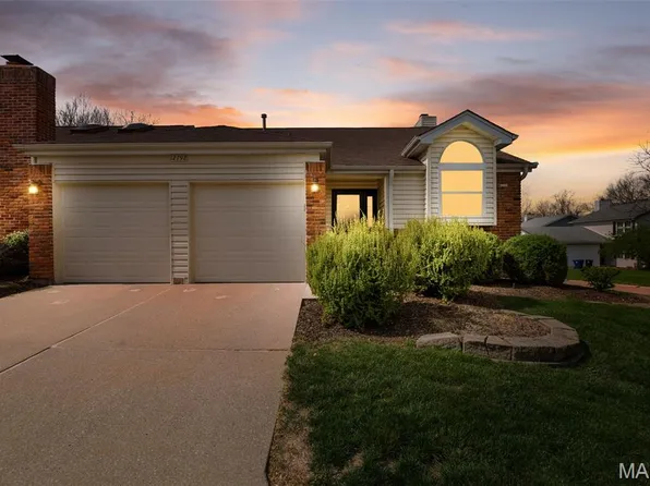 12792 Bennington Common Ln, Saint Louis, MO 63146
