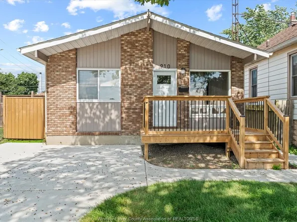 910 Saint Luke Rd, Windsor, ON N9J