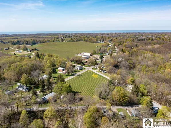 Chestnut St, Westfield, NY 14787