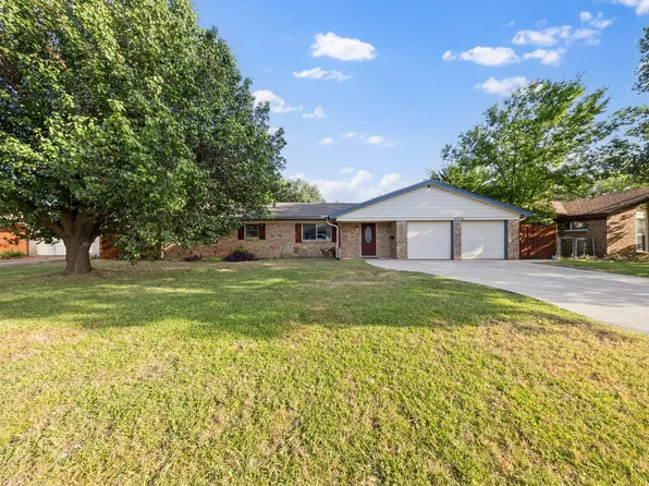 6736 Corona Dr, North Richland Hills, TX 76180