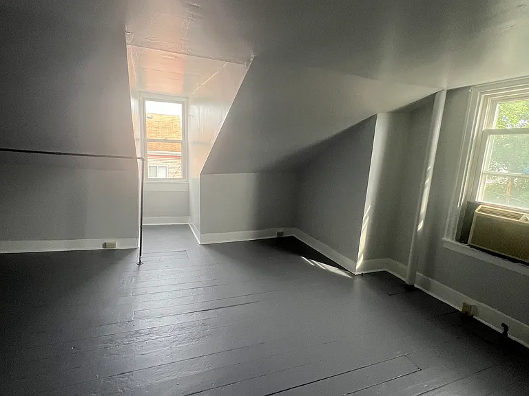 513 Edmond St #2 — Photo 7